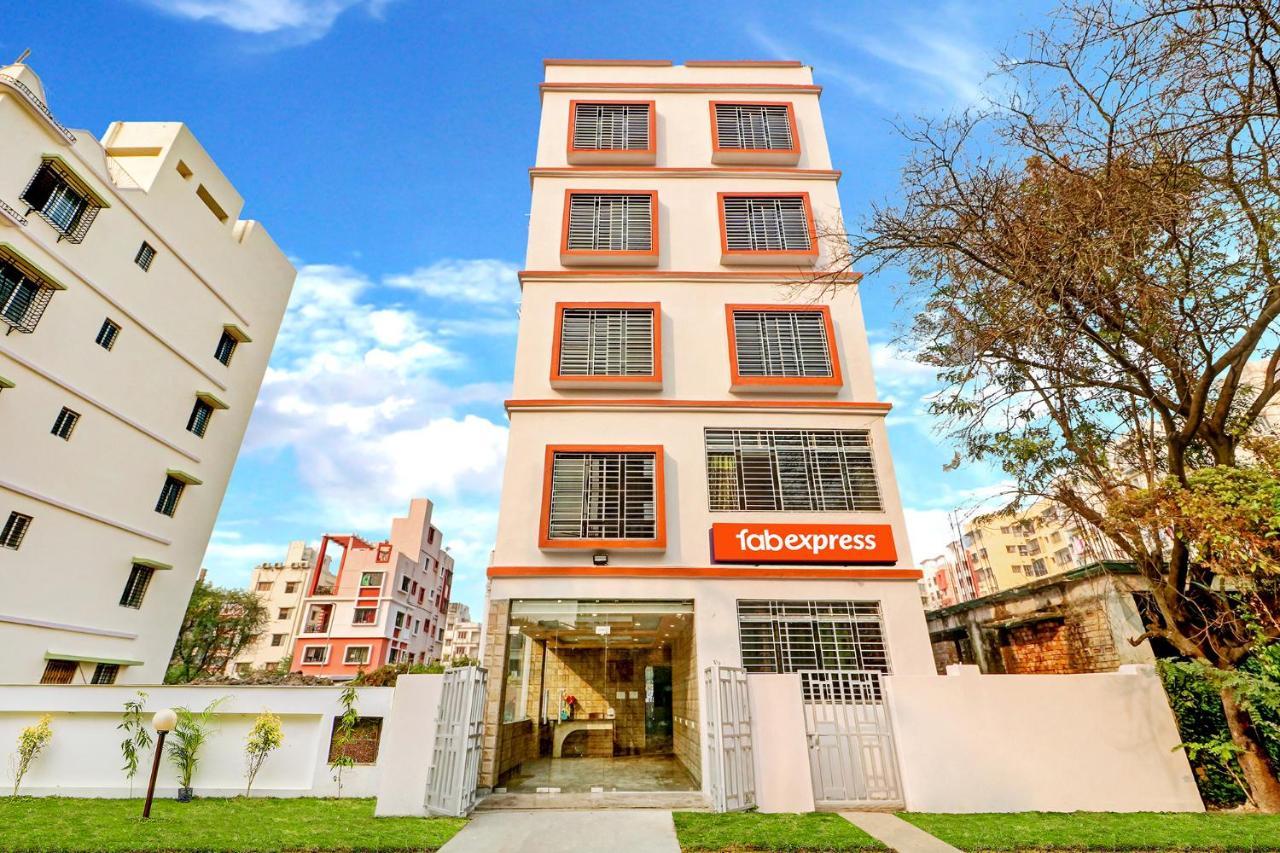 Fabexpress Step Inn - Nr Biswa Bangla Gate Kalkutta Kültér fotó